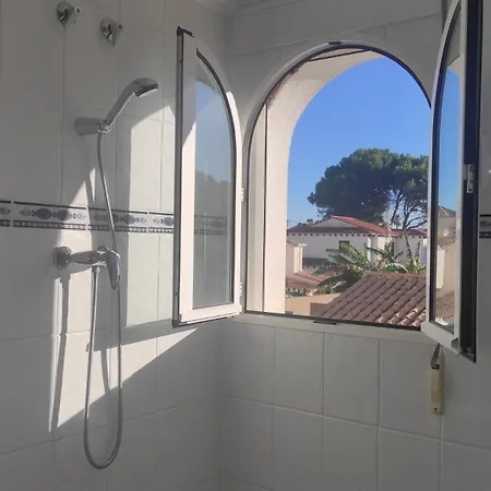 Adosada Primera Linea Vistas Mar Y Montanas Tatil Evi